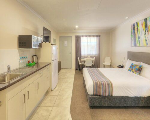queensland-roma-central-motel-family-room-new (3)